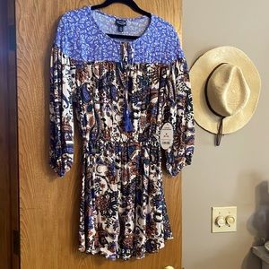 Size M. Scoop drop shoulder mini dress.